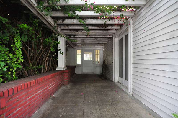 3143 porch 2