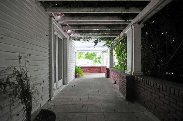 3143 porch 3