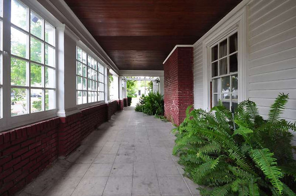 3143 porch 1
