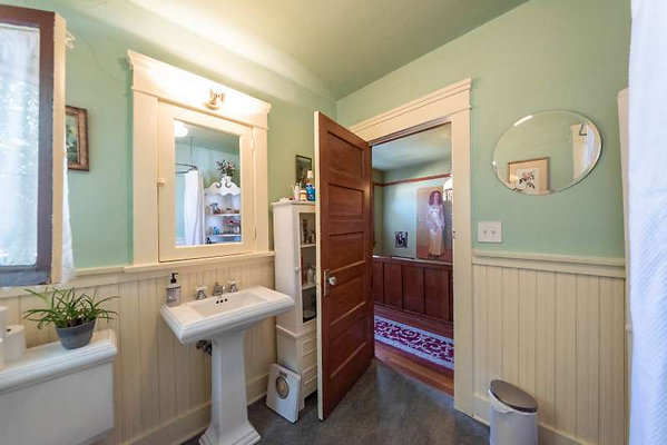 12139 bath 2
