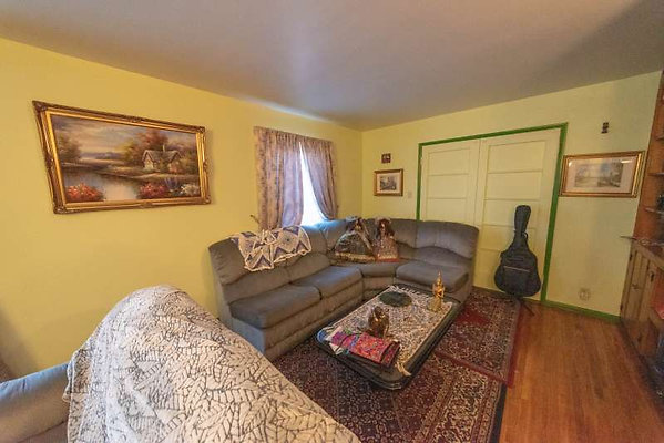 11536 living 5