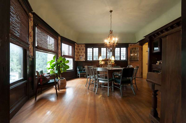 10087 dining 3