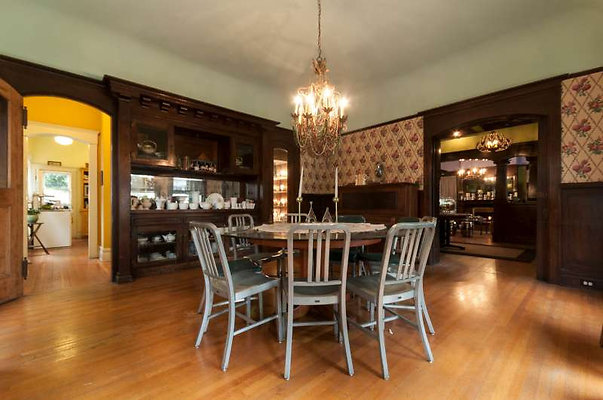 10087 dining 1