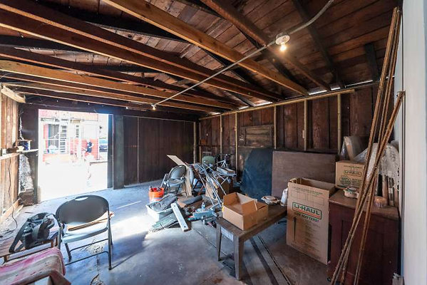 2717 garage 1