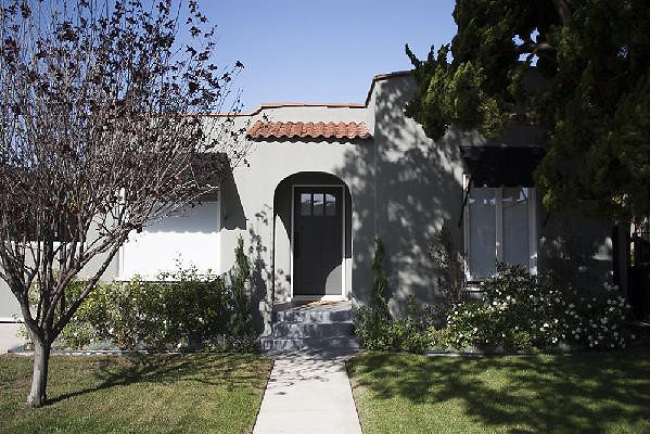 9650 porch 1