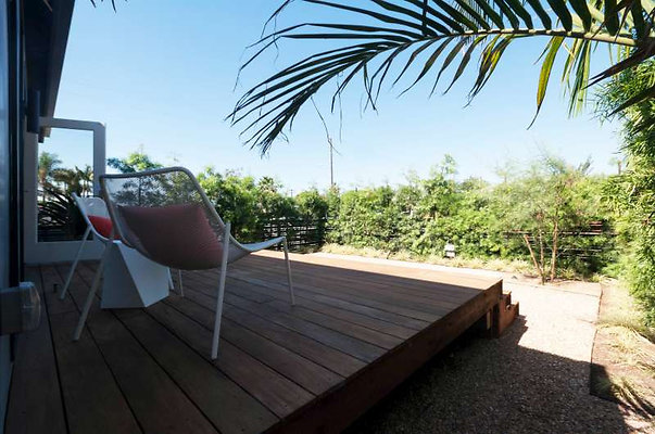 10748 porch 2