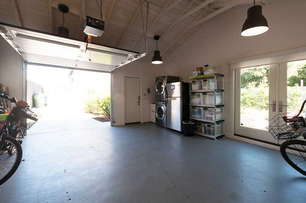10748 garage 2