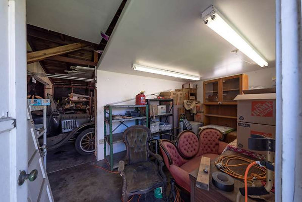 8461 garage 8