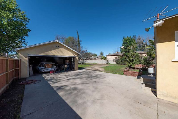 8461 garage 7