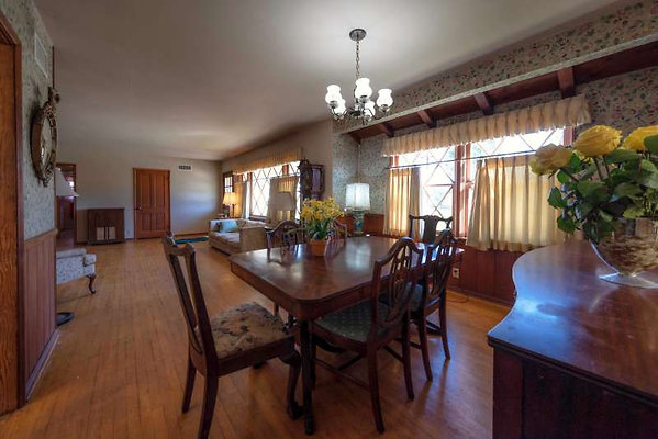 8461 dining 4