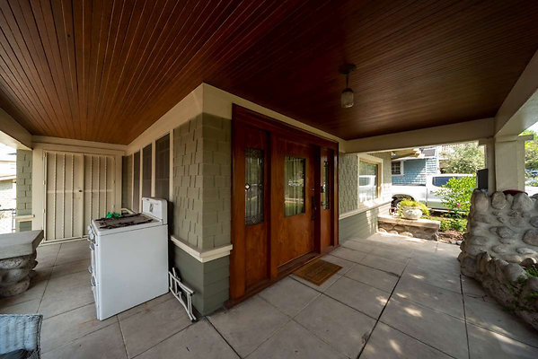2718 porch 2