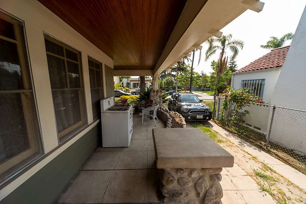 2718 porch 3
