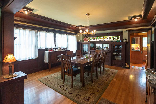 2718 dining 4