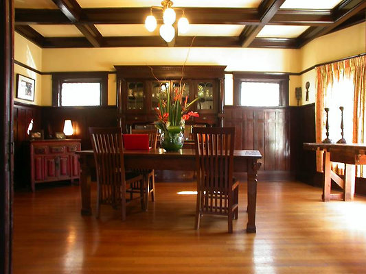8329 dining 1