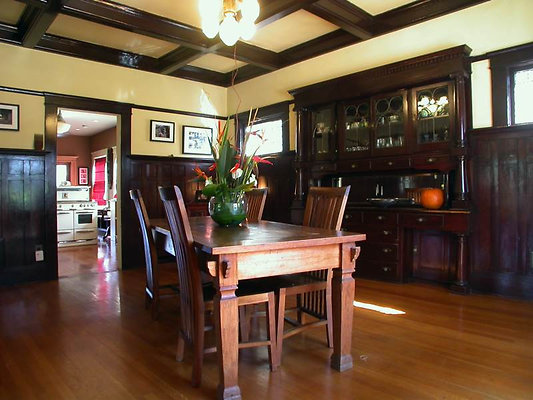 8329 dining 4