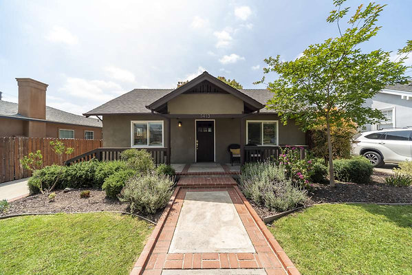 13737 porch 1