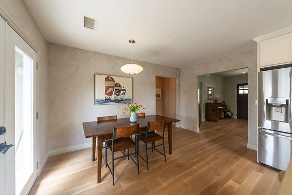 13737 dining 4