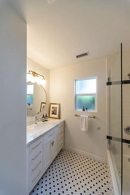 13737 bath 1