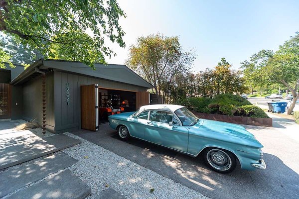 14061 garage 6