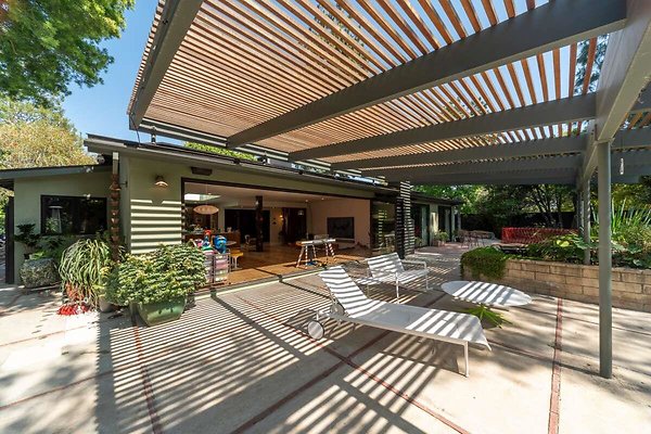 14061 patio 3