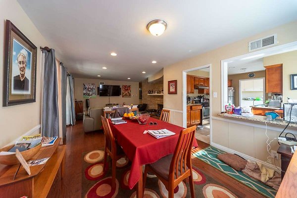 13981 dining 3