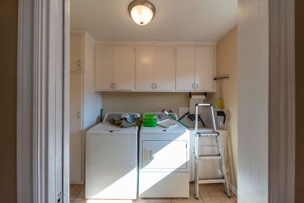 13981 laundry 1