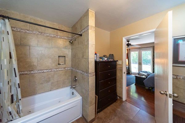 13981 bath 1