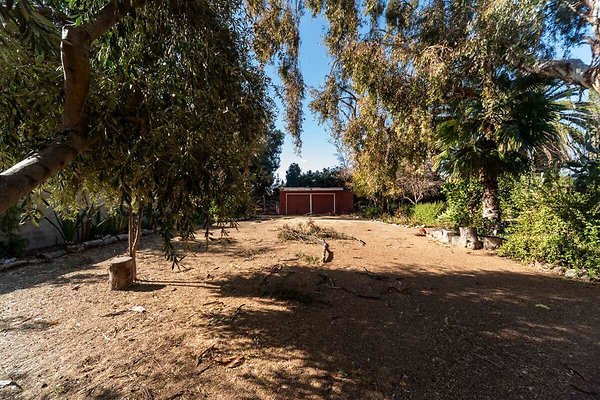 13950 garage 17