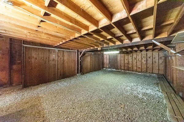 13950 garage 1