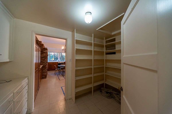 13950 closet 2