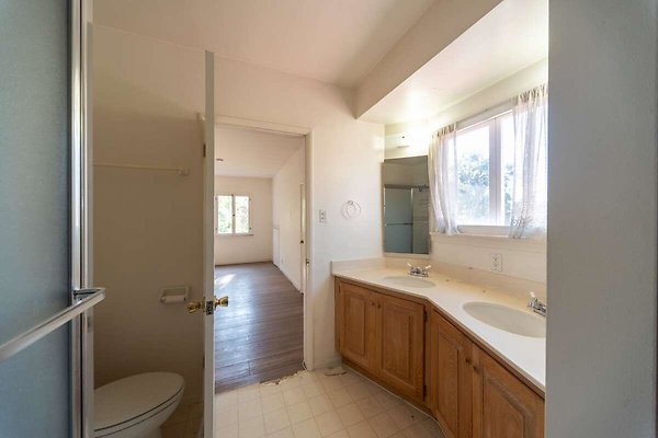 13950 bath 4