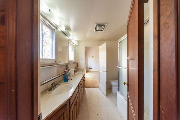 13950 bath 1