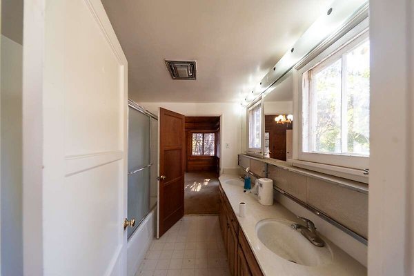 13950 bath 2