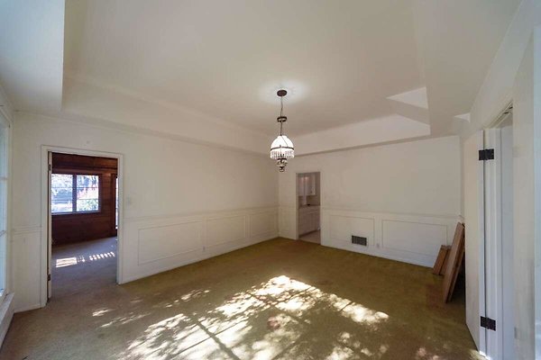 13950 dining 1