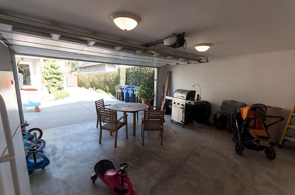6878 garage 1