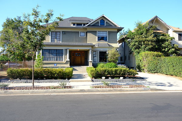 ASSOCIATE HOME - Cast 8329-West Adams-Cleared for our dates