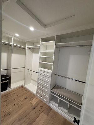 11725 closet 1