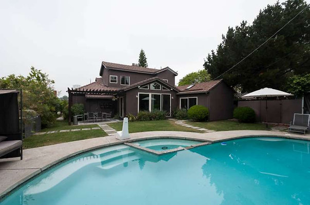 10475 pool 8
