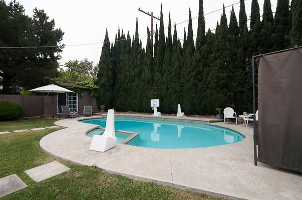 10475 pool 4