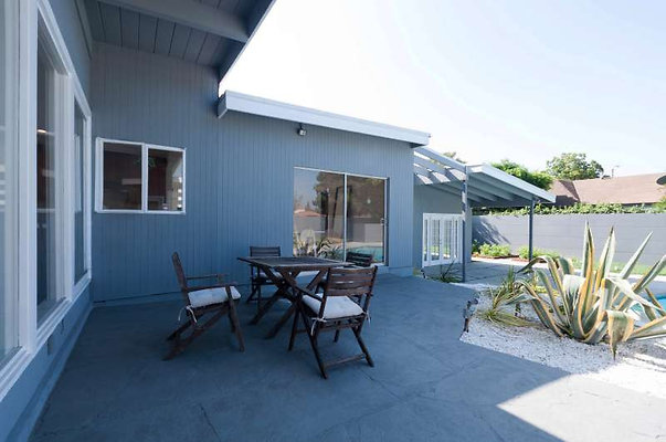 10661 patio 1