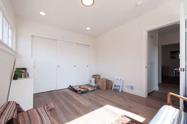 10661 room 4