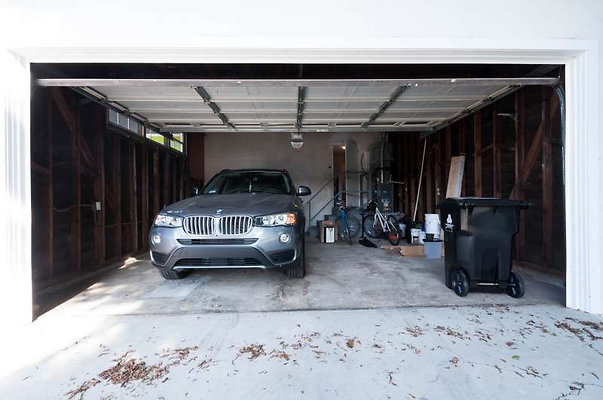10661 garage 3