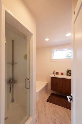 10661 bath 1