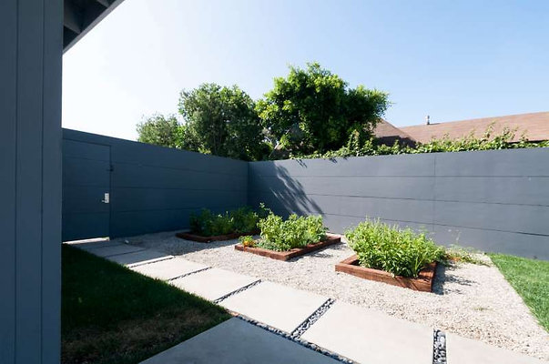 10661 garden 1